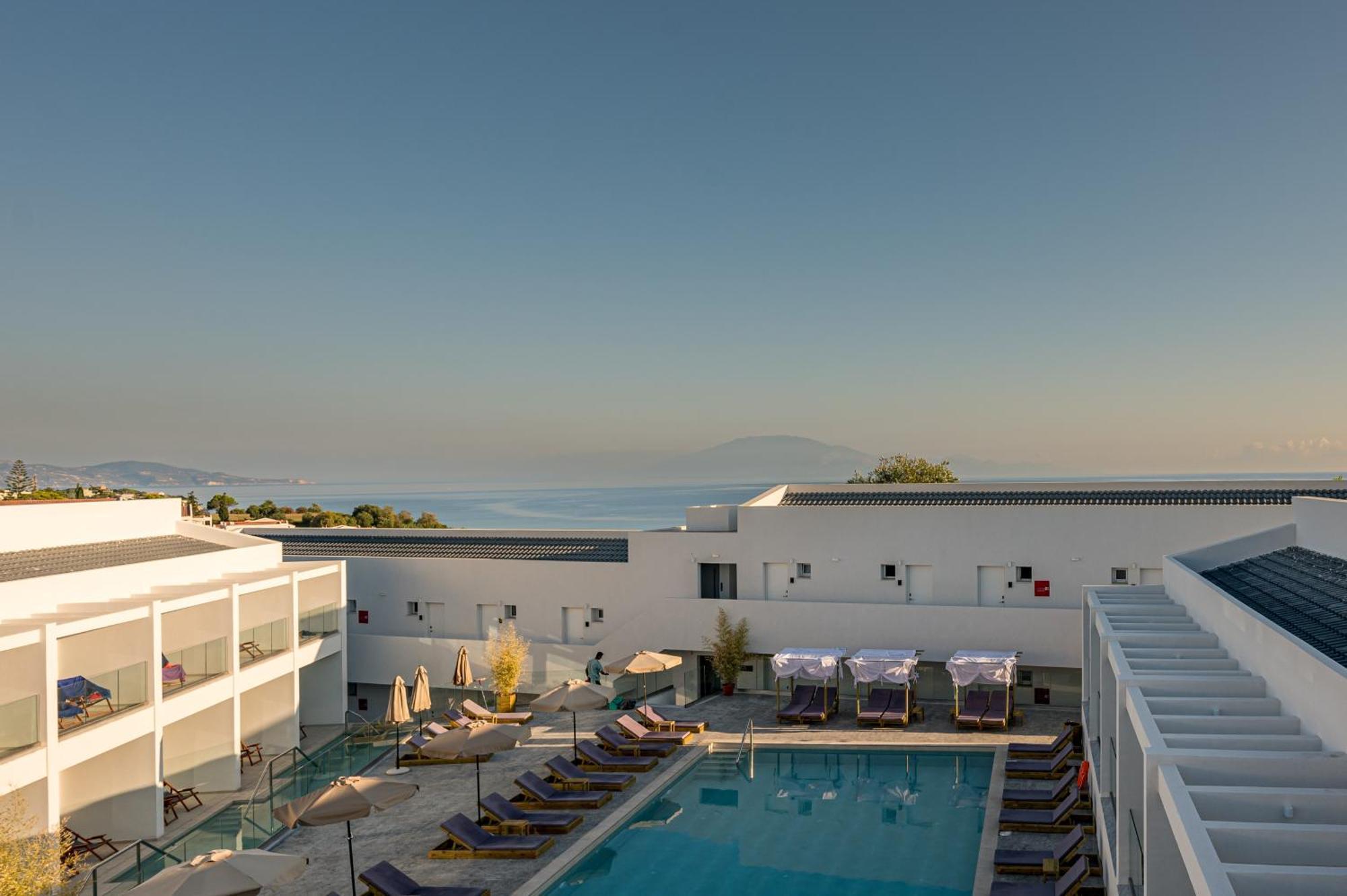 Mirage Bleu Hotel 트라가키온 외부 사진